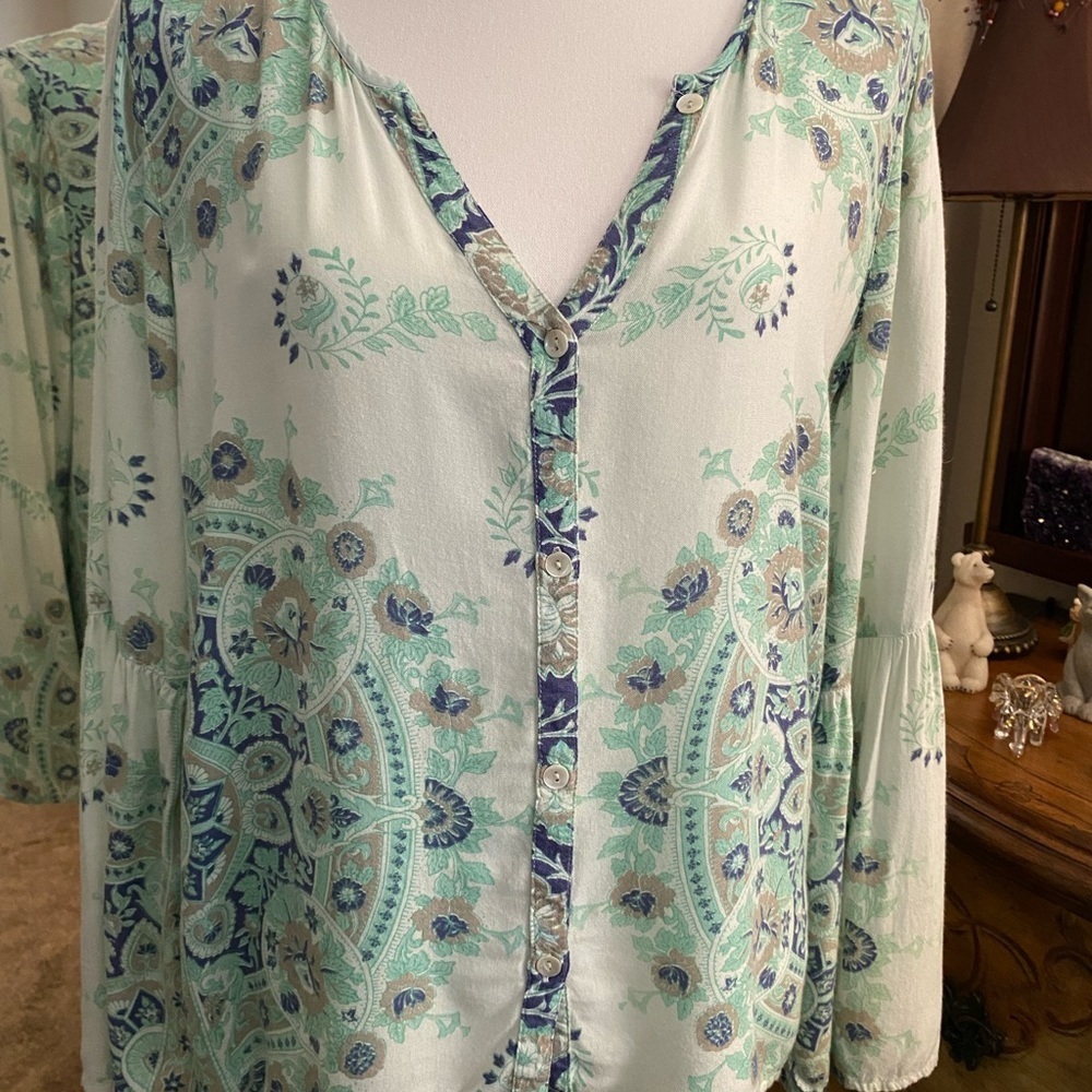Billabong Cream Buttoned Blouse with Long Sleeves